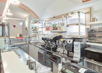 Interno non residenziale - Bar Tavola Calda - Fredda piazza Camillo Benso di Cavour, 18, Pinerolo - foto 17