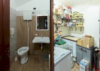 Bagno - Bar Tavola Calda - Fredda piazza Camillo Benso di Cavour, 18, Pinerolo - foto 22