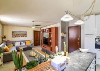 Salone - Trilocale via Umberto I, 9, Renate - foto 1