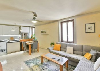 Salone - Three-room apartment via Umberto I, 9, Renate - photo 3