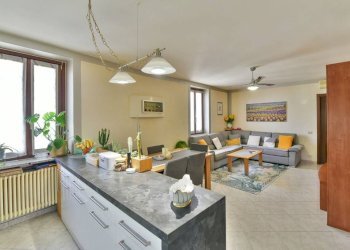 Cucina - Trilocale via Umberto I, 9, Renate - foto 4