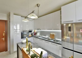 Cucina - Trilocale via Umberto I, 9, Renate - foto 8