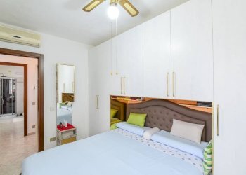 Camera da letto - Three-room apartment via Umberto I, 9, Renate - photo 15