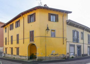 Facciata - Trilocale via Umberto I, 9, Renate - foto 25