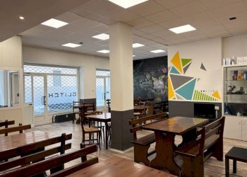 Interno non residenziale - Negozio via Quintino Sella, 1, Cuneo (zona Centro) - foto 4