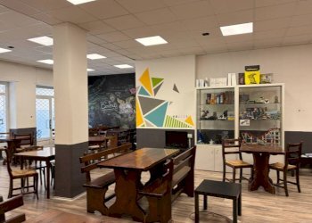 Interno non residenziale - Negozio via Quintino Sella, 1, Cuneo (zona Centro) - foto 9