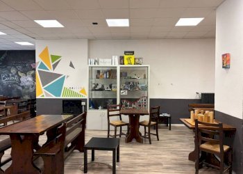 Interno non residenziale - Negozio via Quintino Sella, 1, Cuneo (zona Centro) - foto 10