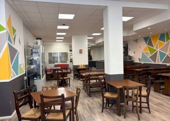 Interno non residenziale - Negozio via Quintino Sella, 1, Cuneo (zona Centro) - foto 12