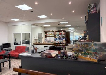 Interno non residenziale - Negozio via Quintino Sella, 1, Cuneo (zona Centro) - foto 17