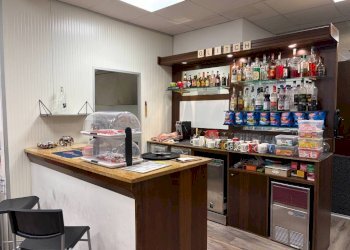 Interno non residenziale - Negozio via Quintino Sella, 1, Cuneo (zona Centro) - foto 19