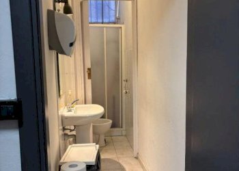 Bagno - Negozio via Quintino Sella, 1, Cuneo (zona Centro) - foto 23