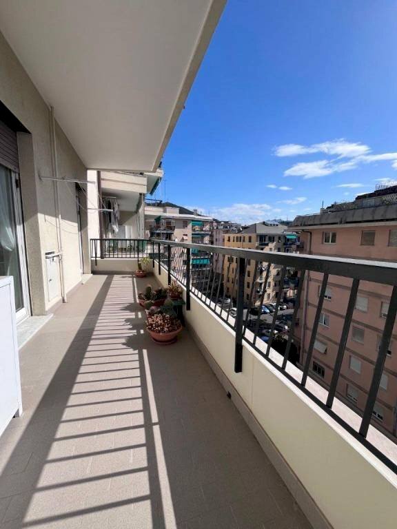 Terrazzo - Trilocale via Francesco Ravaschio, 61, Genova (zona Sestri Ponente) - foto 1