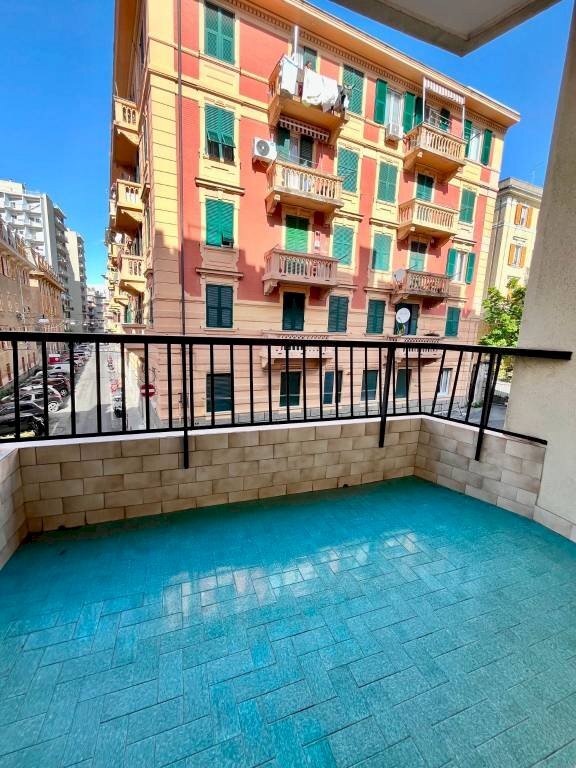 Terrazzo - Trilocale via Francesco Ravaschio, 61, Genova (zona Sestri Ponente) - foto 3