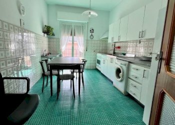 Cucina - Trilocale via Francesco Ravaschio, 61, Genova (zona Sestri Ponente) - foto 12