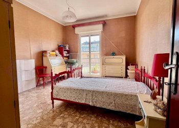 Camera da letto - Trilocale via Francesco Ravaschio, 61, Genova (zona Sestri Ponente) - foto 31