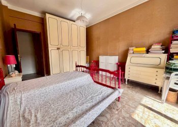 Camera da letto - Trilocale via Francesco Ravaschio, 61, Genova (zona Sestri Ponente) - foto 33