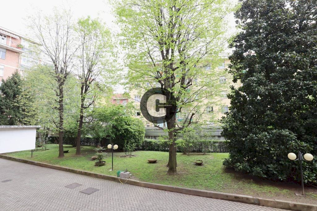 Giardino - Quadrilocale Lungo Po Alessandro Antonelli, 117/2, Torino (zona Vanchiglietta) - foto 1