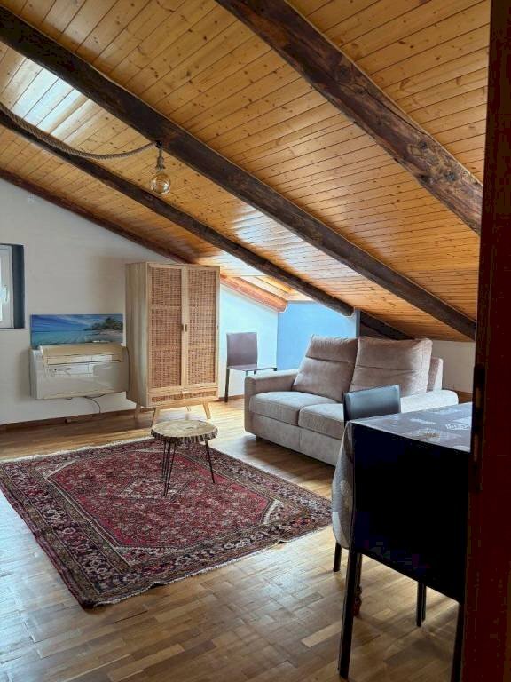 Salone - Trilocale strada Comunale di Mongreno, 50, Torino (zona Madonna del Pilone) - foto 2