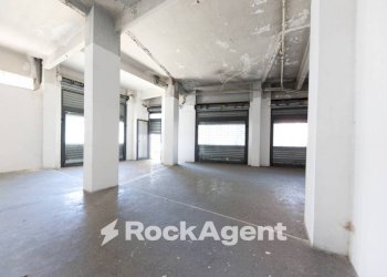 Interno non residenziale - Negozio via Giacomo Soliman, 58 R, Genova (zona Sestri Ponente) - foto 11