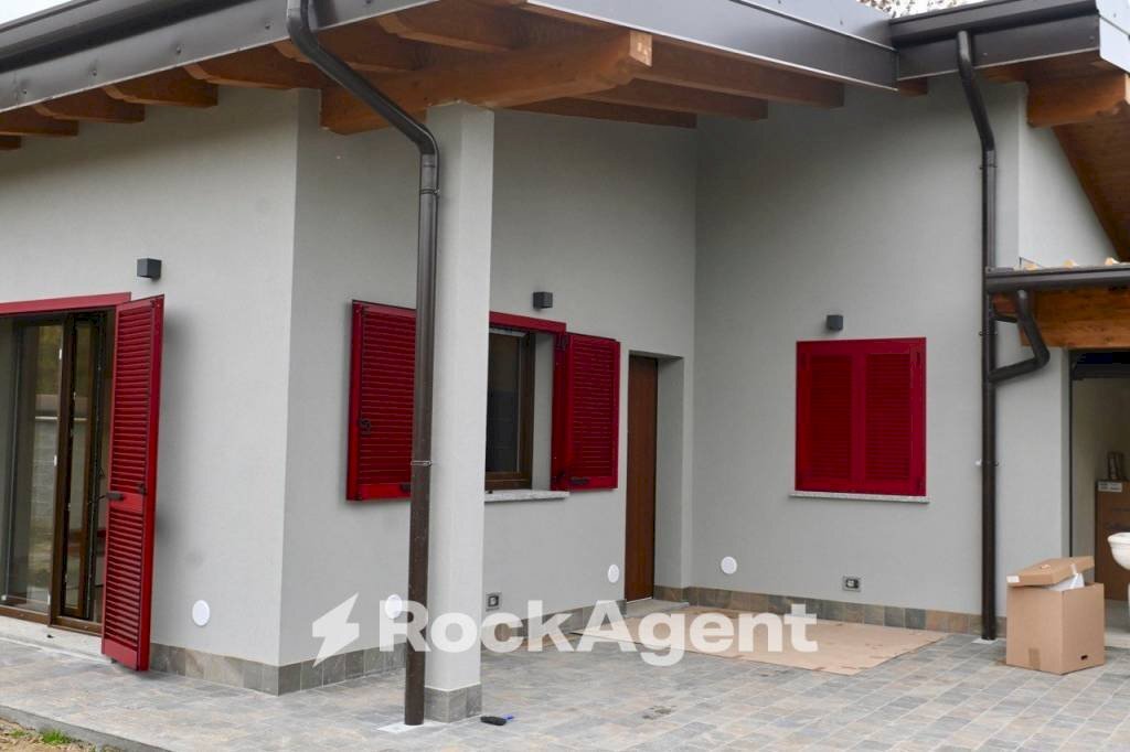 Facciata - Villa via Alagna, Garlasco - foto 3