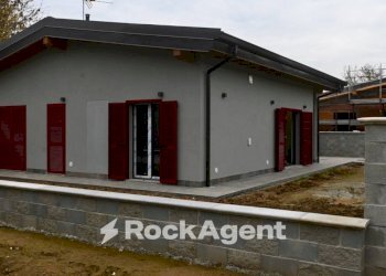 Facciata - Villa via Alagna, Garlasco - foto 1