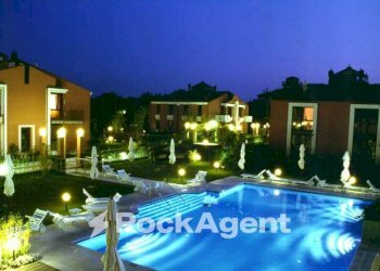 Piscina - Villa via Marcantonio Bragadin, 38, Venezia - foto 5