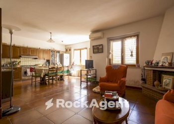 Salone - Villa via dei Tulipani, 25, Soverato - foto 13