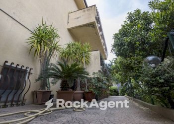 Cortile interno - Villa via dei Tulipani, 25, Soverato - foto 32
