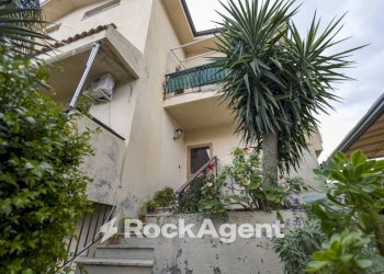Facciata - Villa via dei Tulipani, 25, Soverato - foto 33