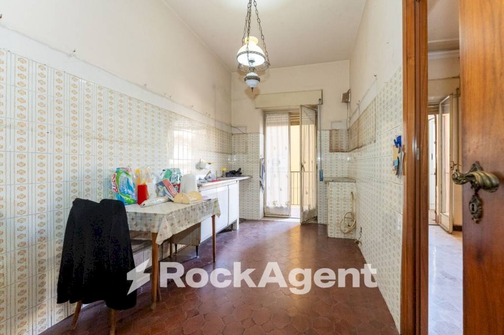 Cucina - Appartamento via Federico Ciccaglione, 15, Catania - foto 3