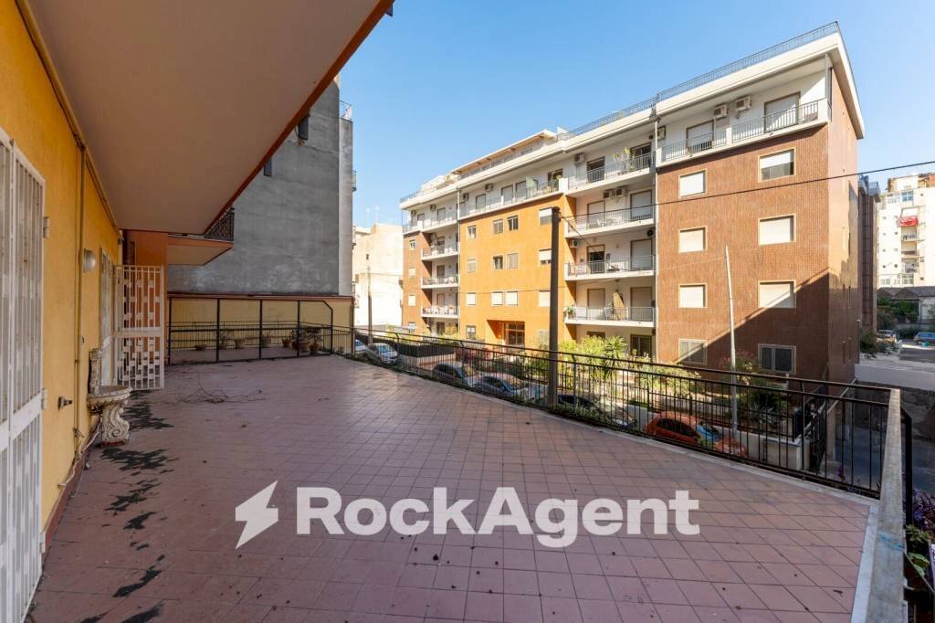 Terrazzo - Appartamento via Federico Ciccaglione, 15, Catania - foto 2