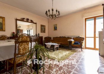 Salone - Three-room apartment via Candela, 12, Catanzaro - photo 12
