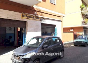 Posto macchina - Negozio via Nino Costa, Roma - foto 9