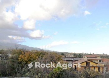 Vista - Four-room apartment vico Tomasello, 13, San Pietro Clarenza - photo 2