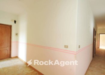 Corridoio - Four-room apartment vico Tomasello, 13, San Pietro Clarenza - photo 9