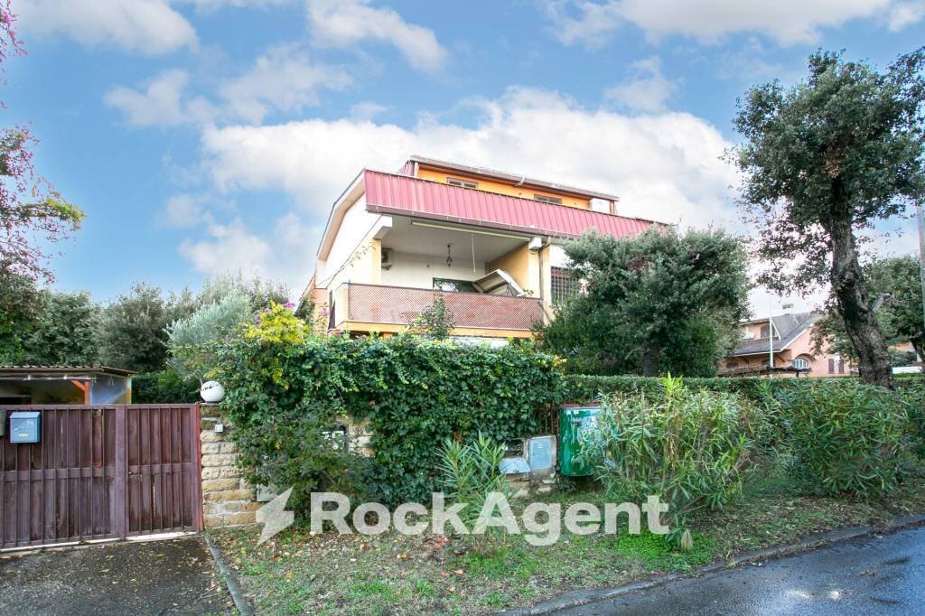 Facciata - Villa via Marotta, 74, Fiumicino - foto 2