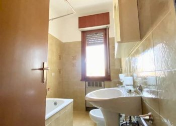 Bagno - Appartamento via Oslavia, 46, Pordenone - foto 6