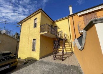 facciata - Casa indipendente Via Lucania 9, San Giovanni Teatino - foto 1
