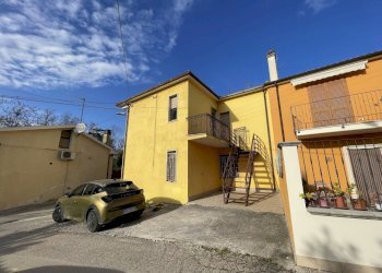 facciata - Casa indipendente Via Lucania 9, San Giovanni Teatino - foto 25