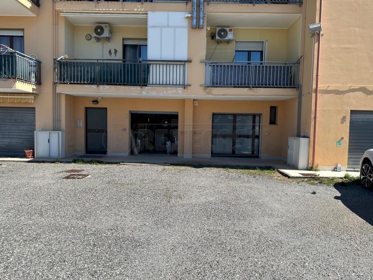 e87762cf-555c-4b5a-8810-73887d93be83.jpg - Magazzino Via Nino Gemelli, Catanzaro - foto 3