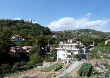Vista nord - Appartamento Via delle Ginestre 45, Sanremo - foto 12