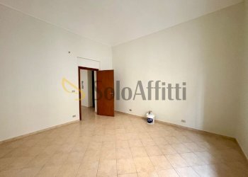 10.jpg - Bilocale Via Bruino, Torino (zona Cit Turin) - foto 2