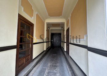 ANDRONE.jpg - Trilocale Via Luigi Capriolo 51, Torino (zona Cenisia) - foto 2