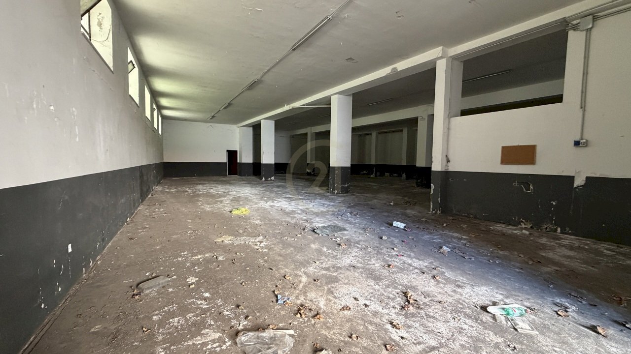 interni - Magazzino Via Giuseppe Verdi 12, Mascalucia - foto 2