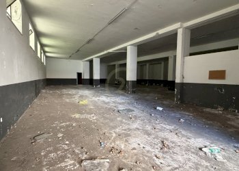 interni - Magazzino Via Giuseppe Verdi 12, Mascalucia - foto 2