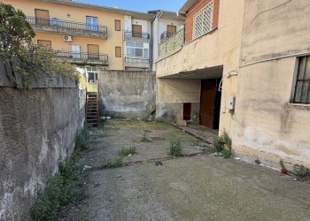 esterno - Magazzino Via Giuseppe Verdi 12, Mascalucia - foto 4