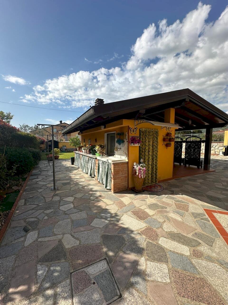 c8b1e7e2-9d31-46e0-9315-d8fd67fc47c8.jpg - Villa Via della Resistenza 38, Castelnuovo Magra - foto 1