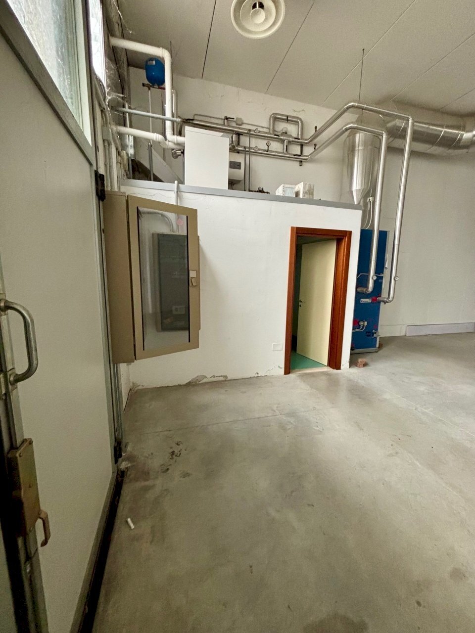 IMG_3030.jpg - Warehouse Rimini - photo 3