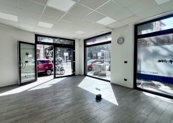 IMG_1999.jpeg - Locale Commerciale Corso Tardy e Benech 26 R, Savona - foto 3