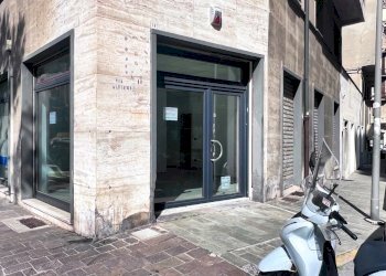IMG_2013.jpeg - Locale Commerciale Corso Tardy e Benech 26 R, Savona - foto 10
